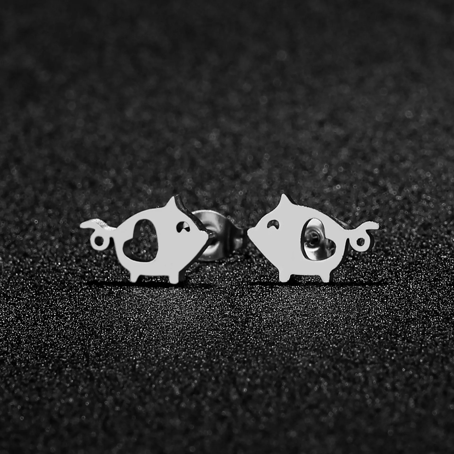 2024 new fashion stainless steel love pig earrings product temperament all match birthday anniversary earrings small gift