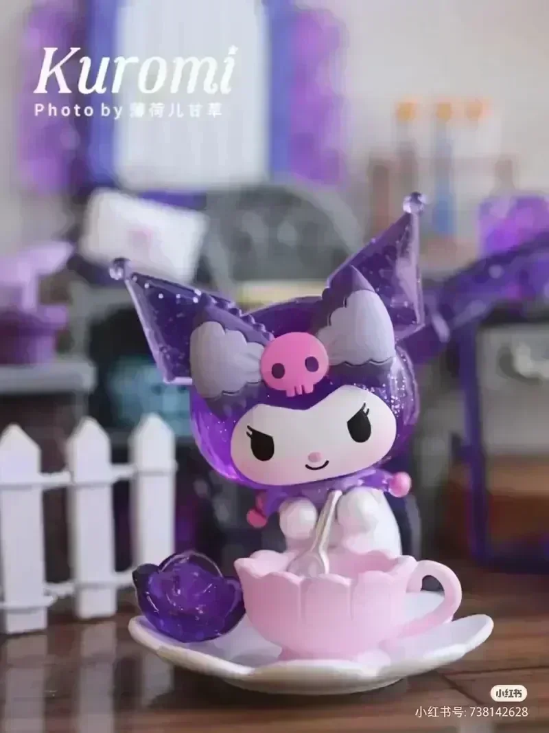 

Sanrio Kuromi Аниме Фигурка мечта Роза сад Серия Модель Куклы Украшение Коллекционная кавайная модная коллекционная игрушка подарок