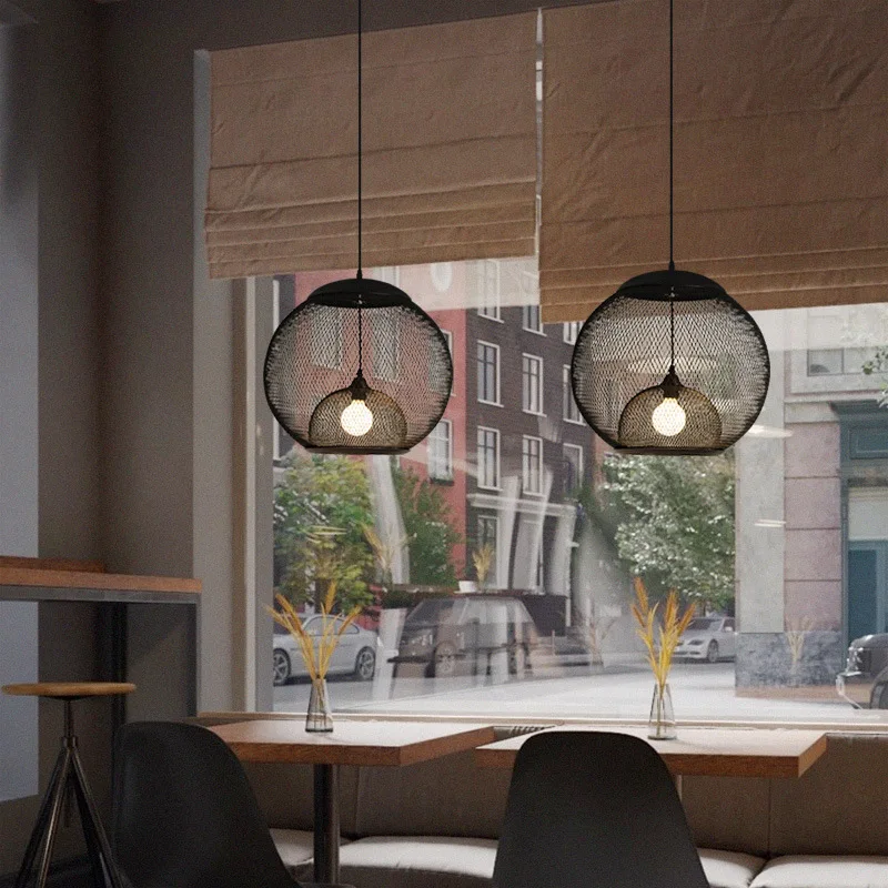 النمط الصناعي الأمريكي الأسود شبكة سلكية قلادة مصباح بساطتها مطعم الإقامة المنزلية الثريات فيلا غرفة المعيشة أضواء LED