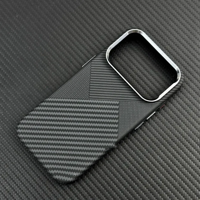 Etui z włókna węglowego z teksturą Magsafe, ultracienkie, ze stopu, z ochroną obiektywu, obsługujące ładowanie bezprzewodowe, twarda obudowa Coque dla iPhone 17, 17 Pro Max, 16 Pro. — zdjęcie produktu 6