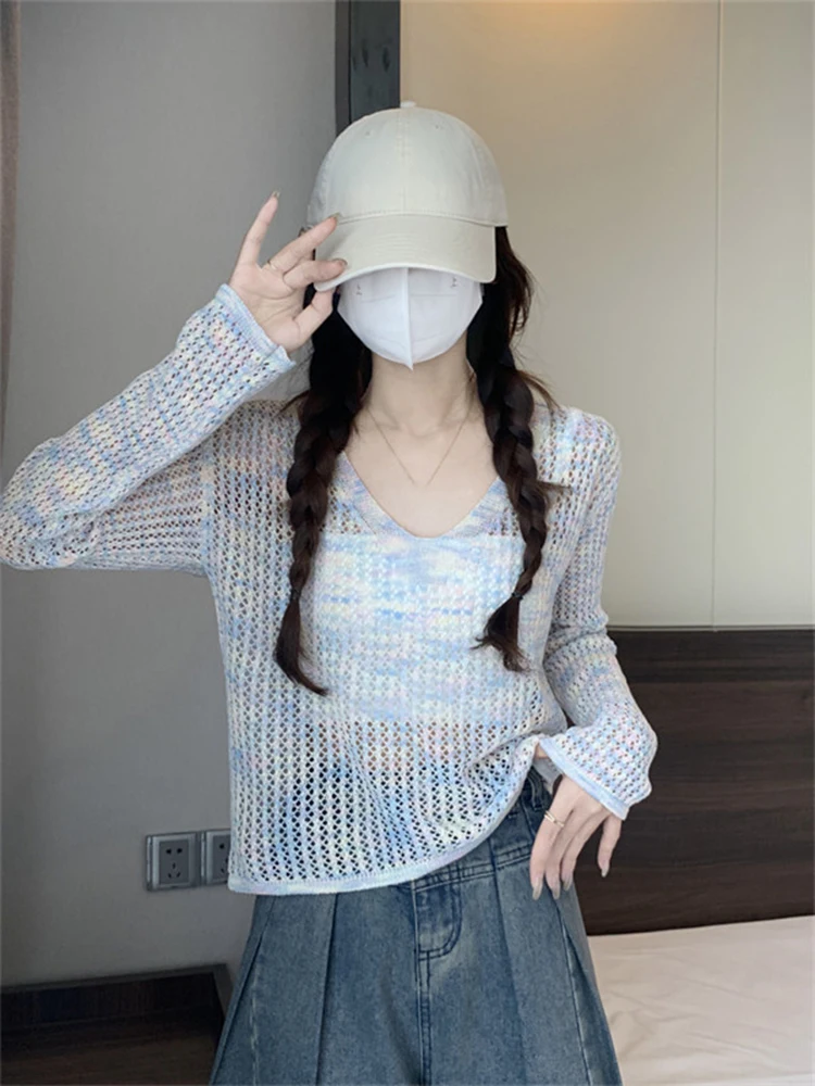 

Корейская милая трикотажная футболка с V-образным вырезом и вырезами, женская модная футболка радужного цвета с длинными рукавами, летняя свободная рубашка с защитой от солнца