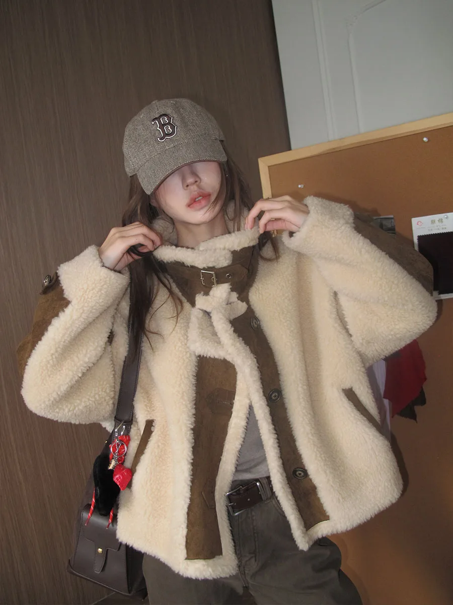 

Женская зимняя куртка из овчины с замшевыми и бархатными вставками, 100% шерсть, кожаные и меховые элементы, пэчворк-дизайн, утепленное хлопковое пальто