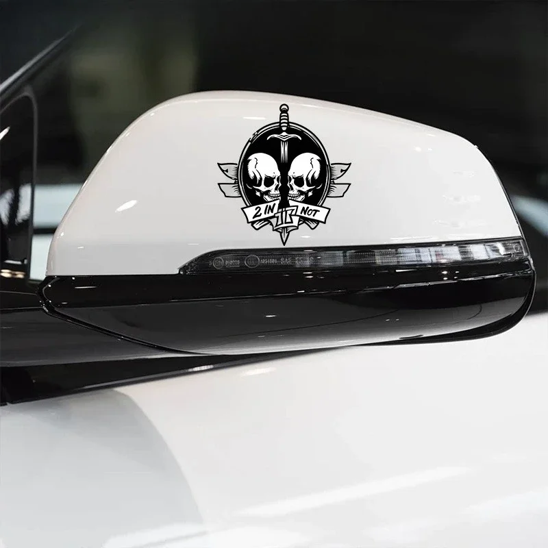 1 قطعة اثنين من الجماجم والسيف شعار الزخرفية ذاتية اللصق (14 سنتيمتر) للهاتف المحمول في السيارة خلق التخصيص