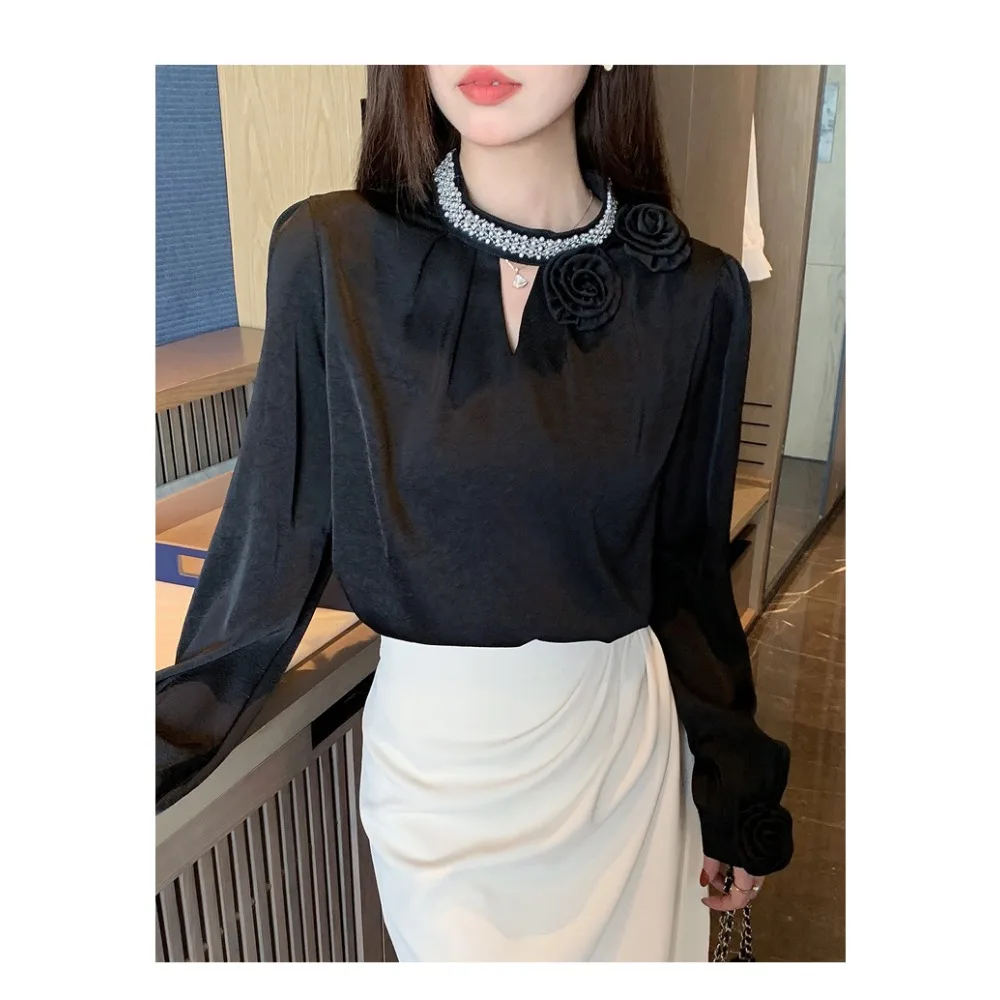 French Fashion 2026 Autumn New Solid Color Versatile Crew Neck Flower Decorative Long Sleeve Shirt Women's Elegant Holiday Top