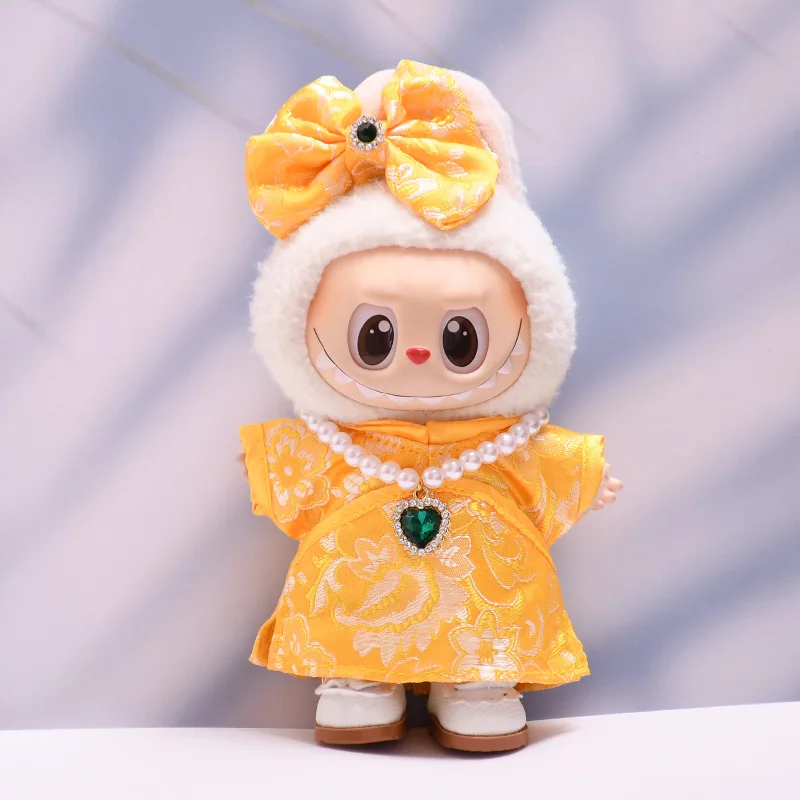 

Clothes For 15/17cm LABUBU 1st-3rd Gen Plush Charm Yellow-Pink Qipao Pearl & Gemstone Necklace Set Neo-Chinese Style