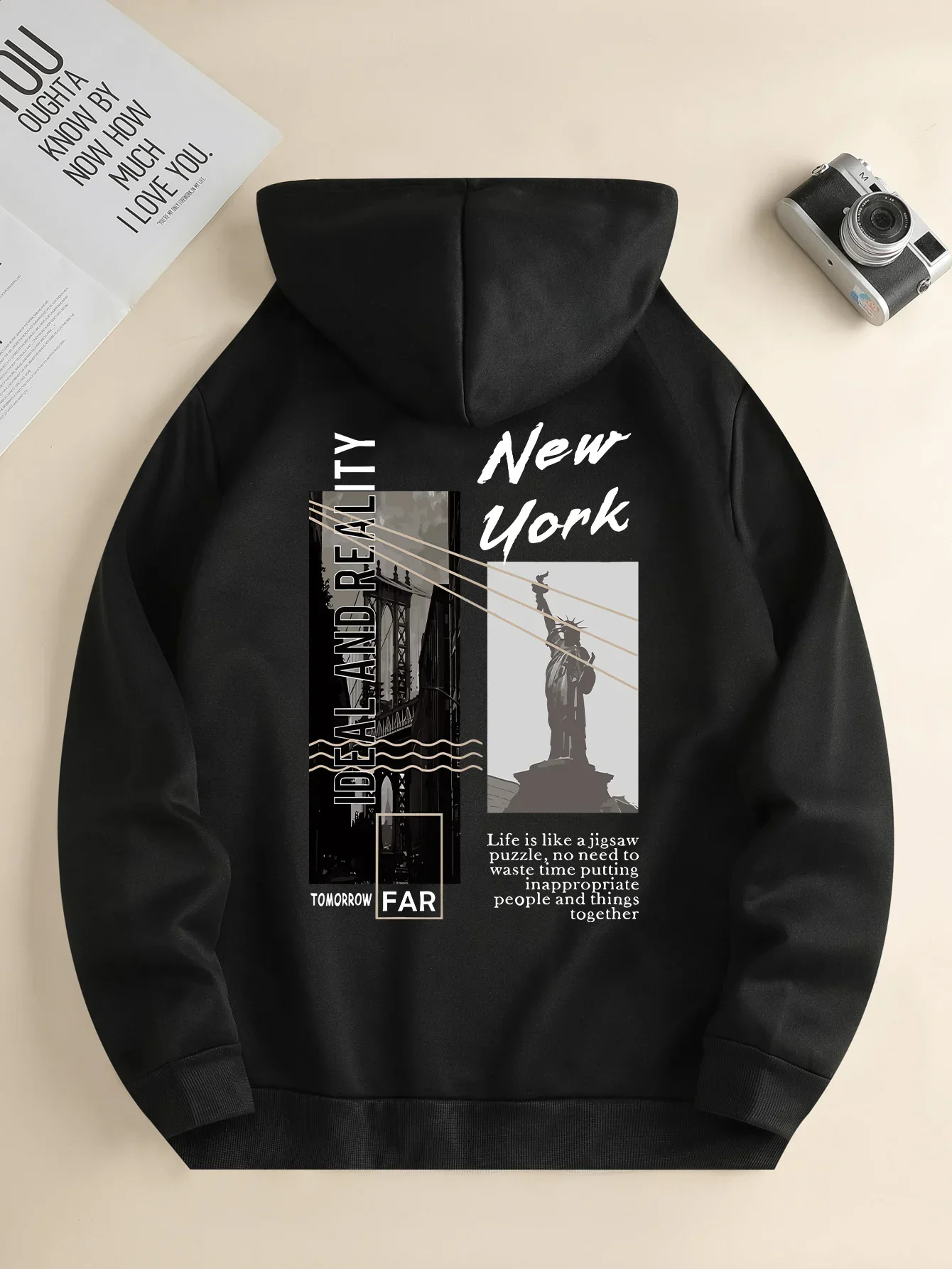Das 2023 neue Herren-Kapuzenpullover, lässiges Kapuzenpullover mit Schnürung, bedrucktes Sweatshirt und Kapuzenpullover mit Kängurutasche vorne