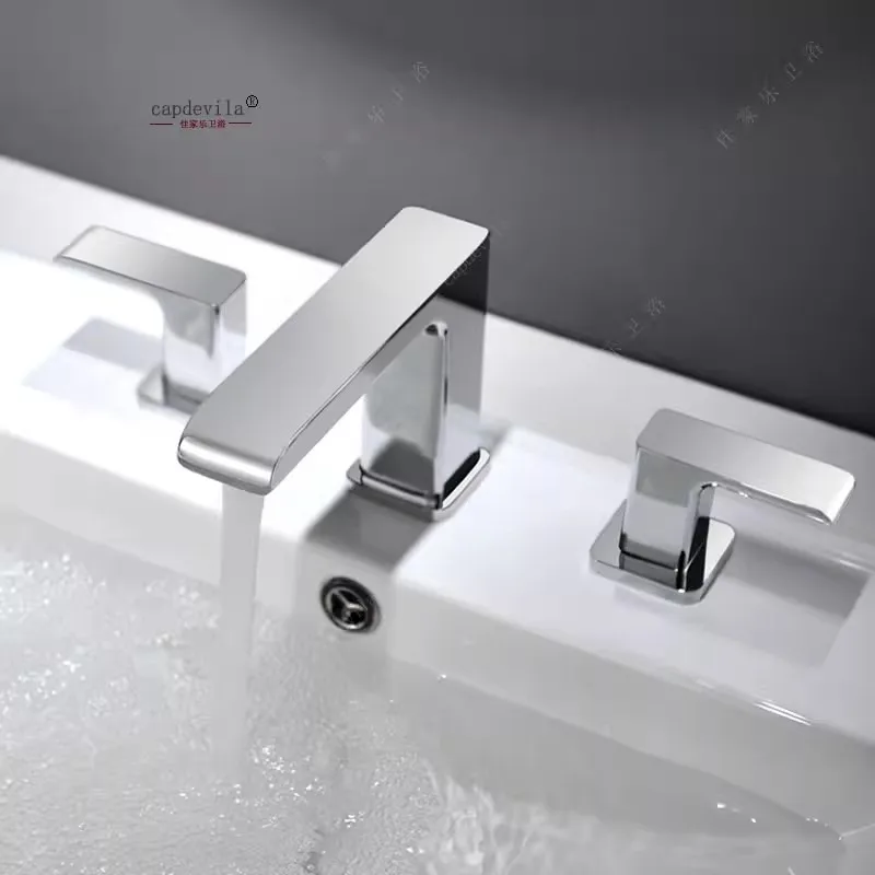 

Luxury Brass Bathroom sink faucet Three Holes Two Handles washbasin faucet Hot Cold water Lavabo Tap Modern Design washbowl Tap