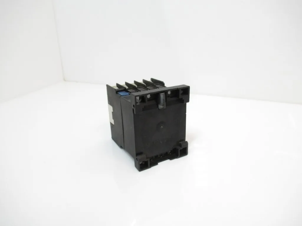 Schneider Electric LP1K0610BD3 Telemecanique 3 Pole Contactor