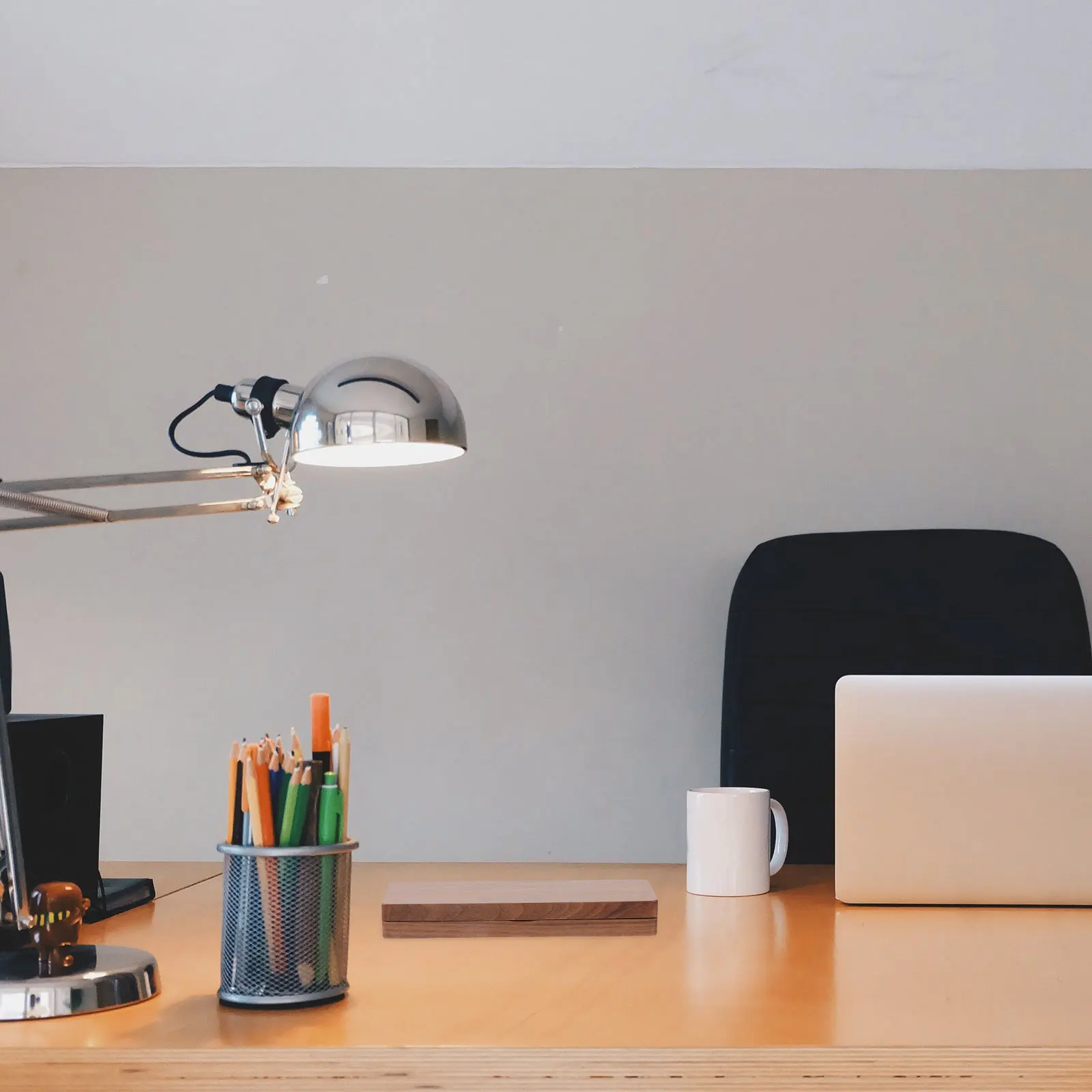 

Wooden Single Pen Case Presentation Holder Organizer Portable Pen Display Box Gift Packaging for Business Holiday School