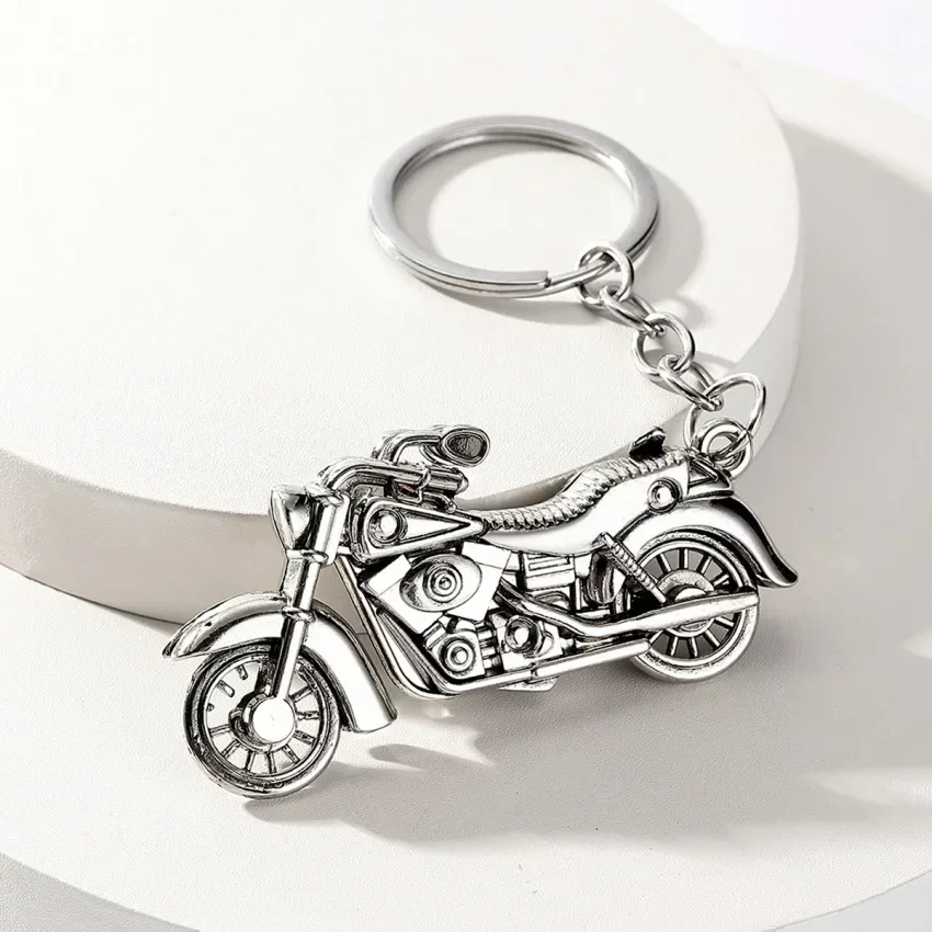 Trendy Hip-hop 3D Motorcycle Keychain Men\'s Punk Motorcycle Riding Rock Cool Street Jewelry Pendant