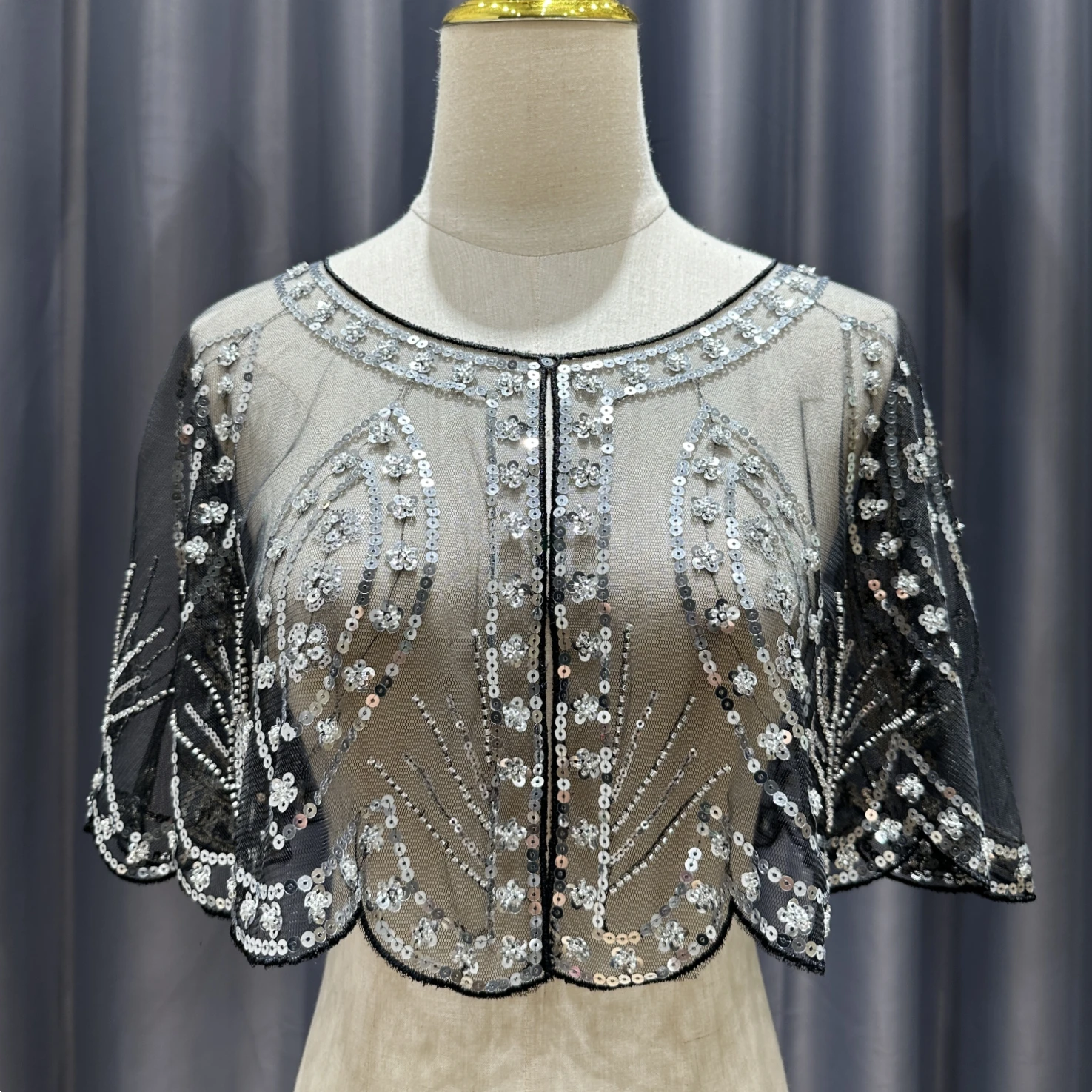 

New Shawl for Women, A Versatile Short Flower Cape with Sequins, A Thin And Shiny Small Jacket,
