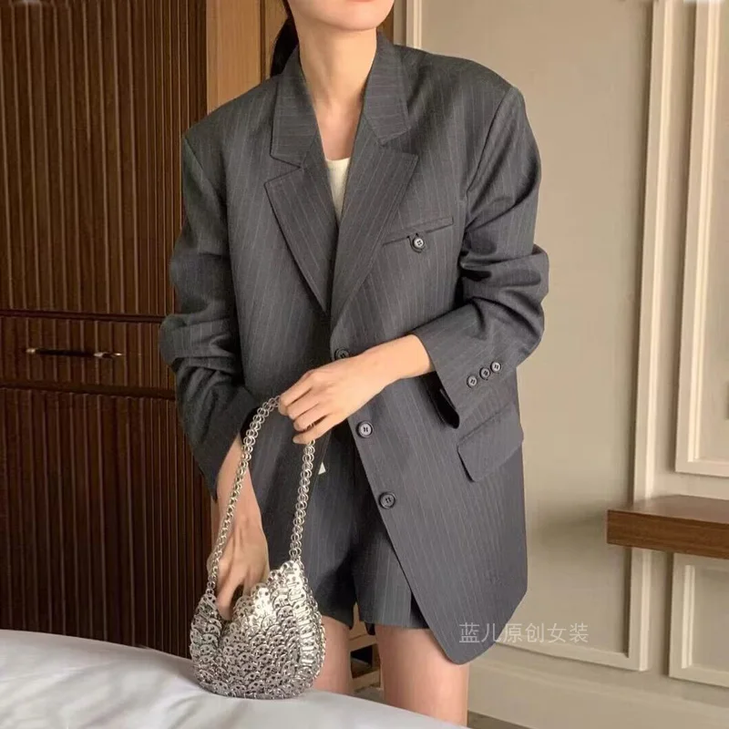 

SuperAen Retro Grey Striped Suit Jacket for Women Spring and Autumn 2025 New Korean-style Loose Oversize Casual Blazer