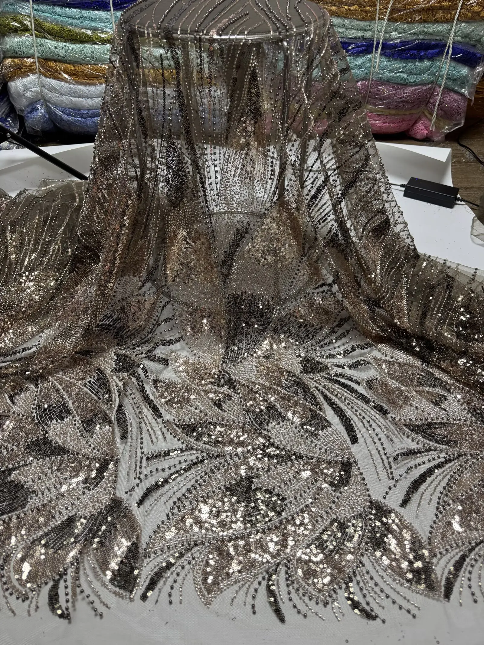 

Новинка 2024 года, африканская, французская, нигерийская, высококачественная кружевная ткань с бусинами и блестками, сетка для вышивки, свадебное платье для шитья невесты