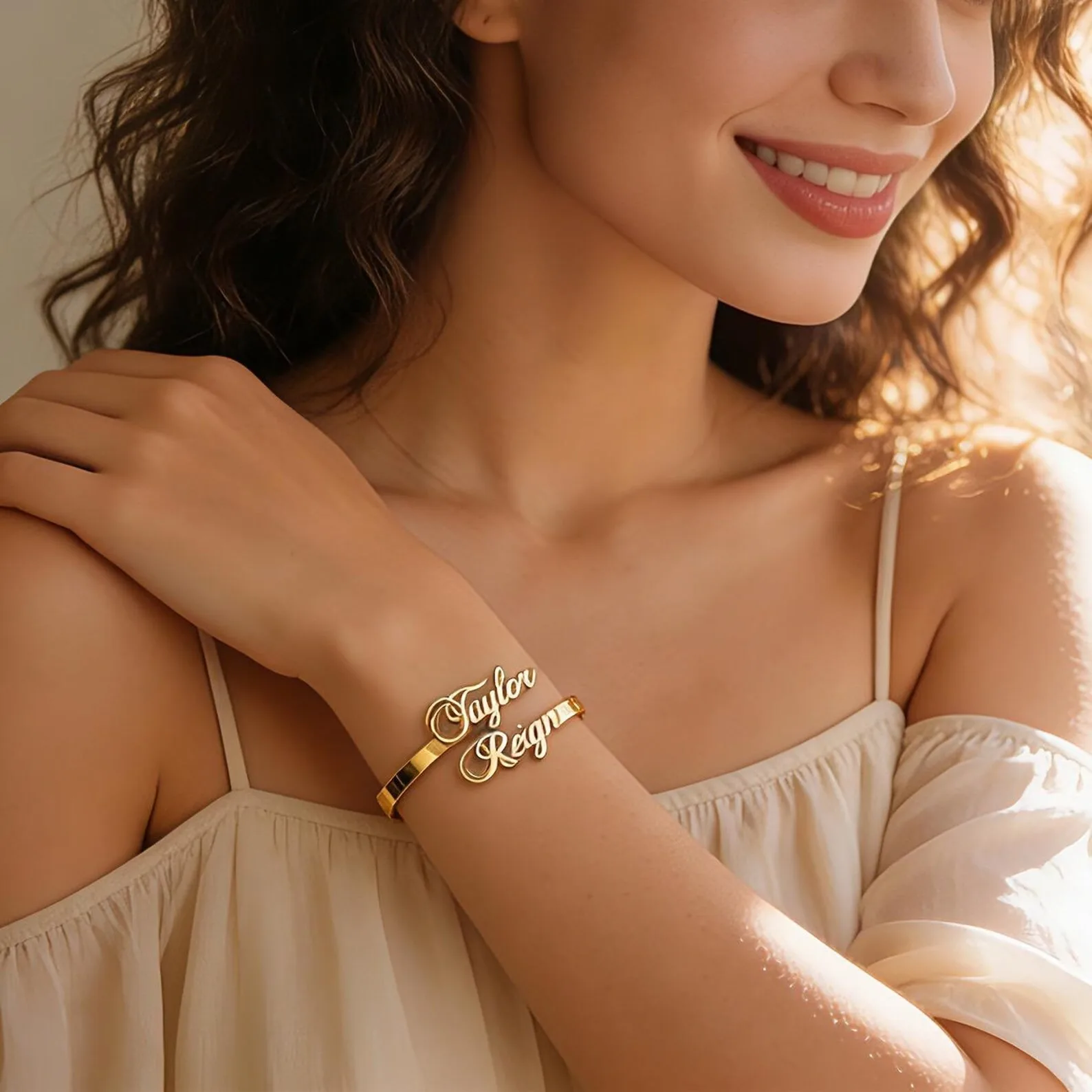 Zierliches 18K Vergoldetes Personalisiertes Namensarmband Maßgefertigtes Namensarmband Individueller Edelstahlschmuck Geschenk für Frauen – Detail 4