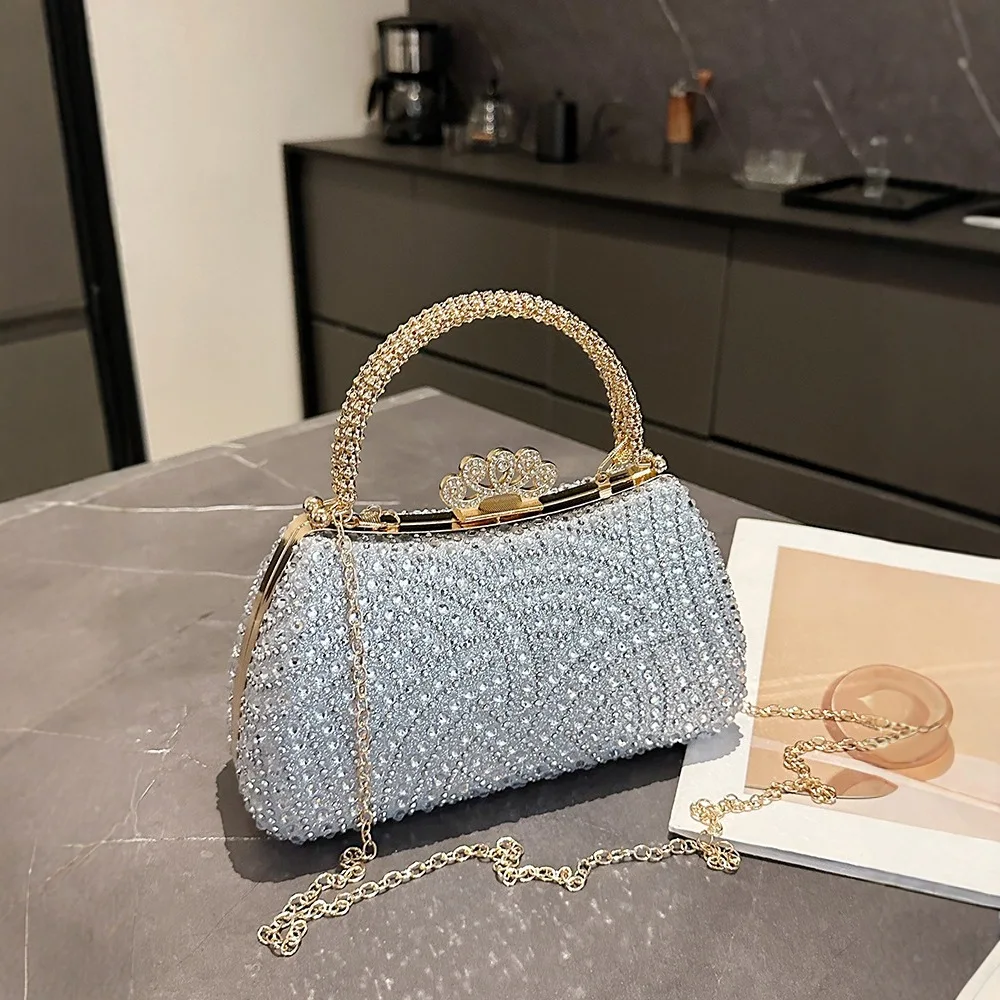 حقيبة سهرة نسائية جديدة من الكريستال الذهبي لعام 2025، محفظة أنيقة بمقبض من حجر الراين، حقيبة يد فاخرة لامعة للحفلات والولائم