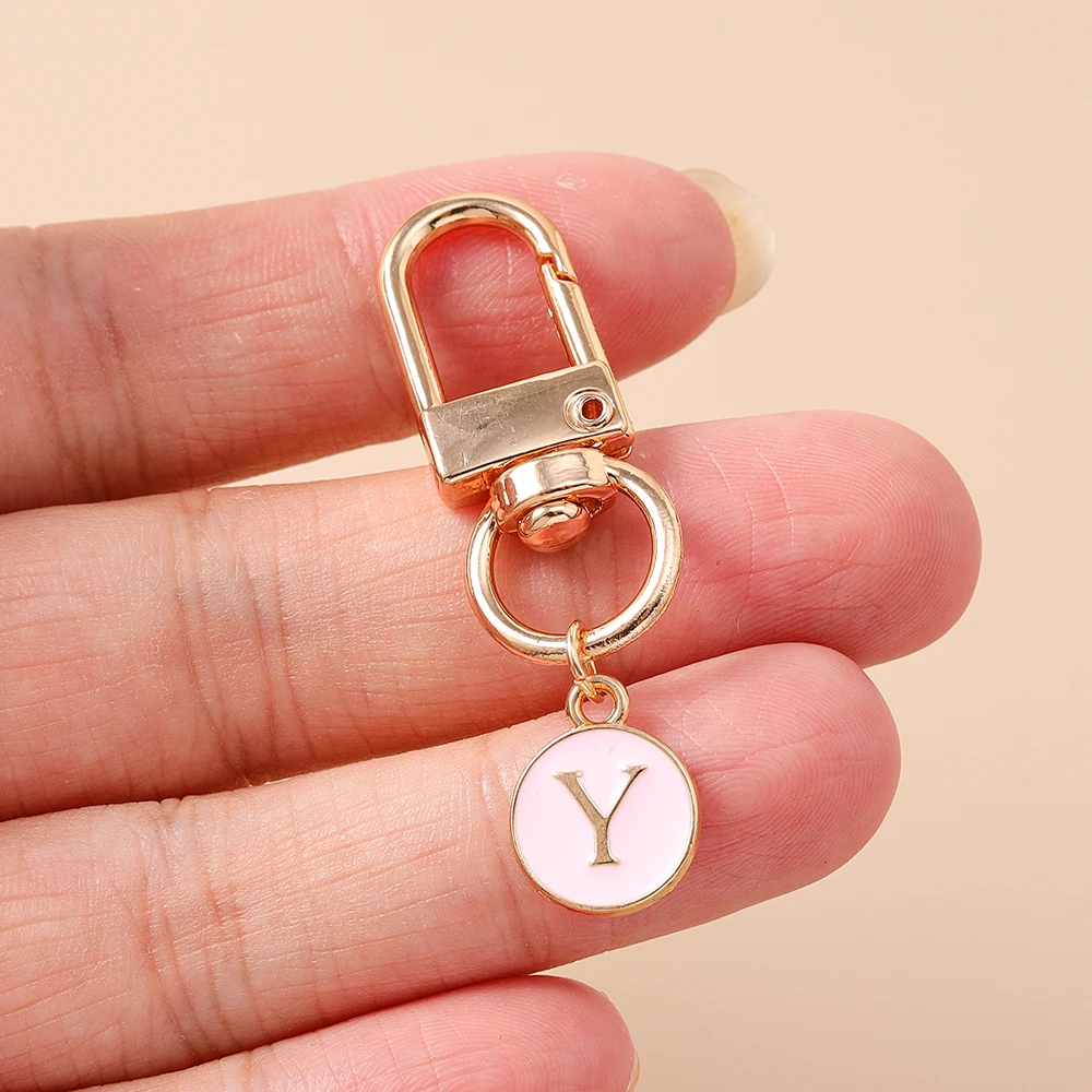 Aihua Emaille A-Z Alphabet Anhänger Schlüsselanhänger Initialen 26 Buchstaben Schlüsselanhänger Handtasche Ornamente DIY Mädchen Kinder Schmuck Geschenke – Detail 12