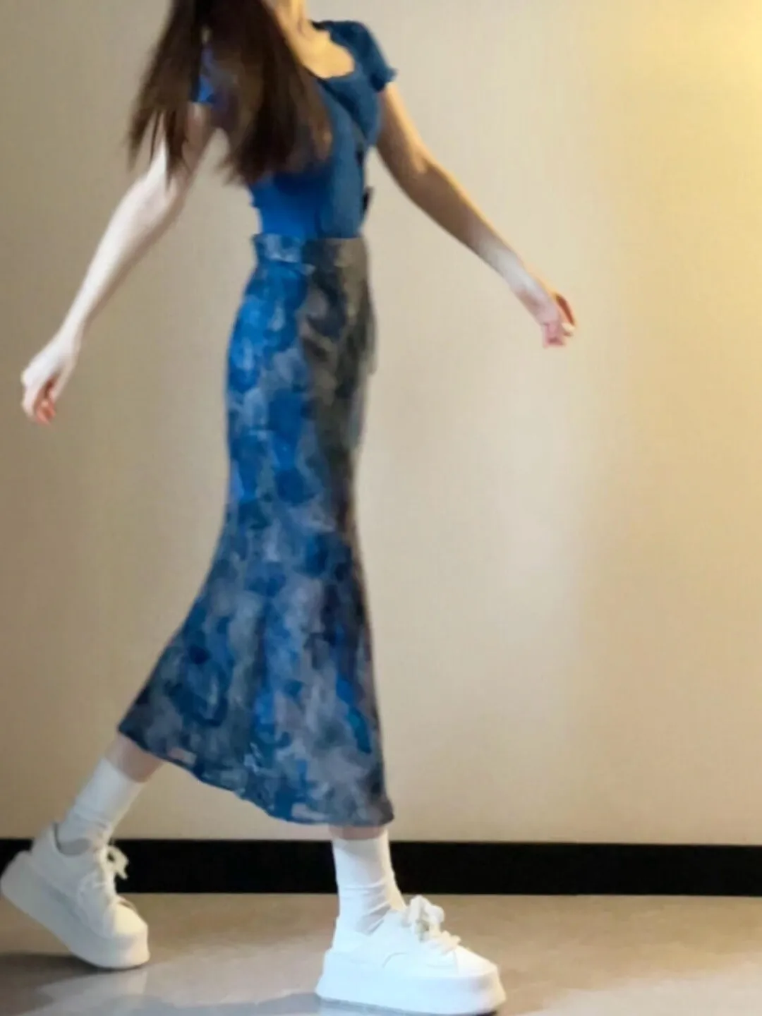 

Retro Gentle Style Beautiful Floral Print Top And Half Skirt Set Elegant Casual Outfit for Early Summer Comfortable Fashion