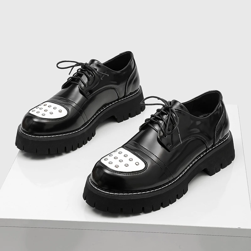 Men New Thick Soled Derby Shoes Suitable for Daily Commuting Color Blocking Casual Niche Personalized Rivet Metal