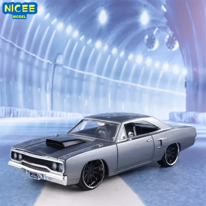 1:24	1970 Plymouth Road Runner car High Simulation Diecast Car Metal Alloy Model Car kids toys collection gifts J20