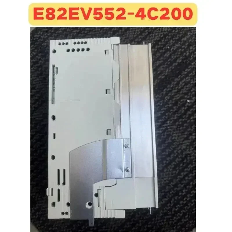 Brand New Original E82EV552-4C200 E82EV552 4C200 E82EV552K4C200 Frequency Converter