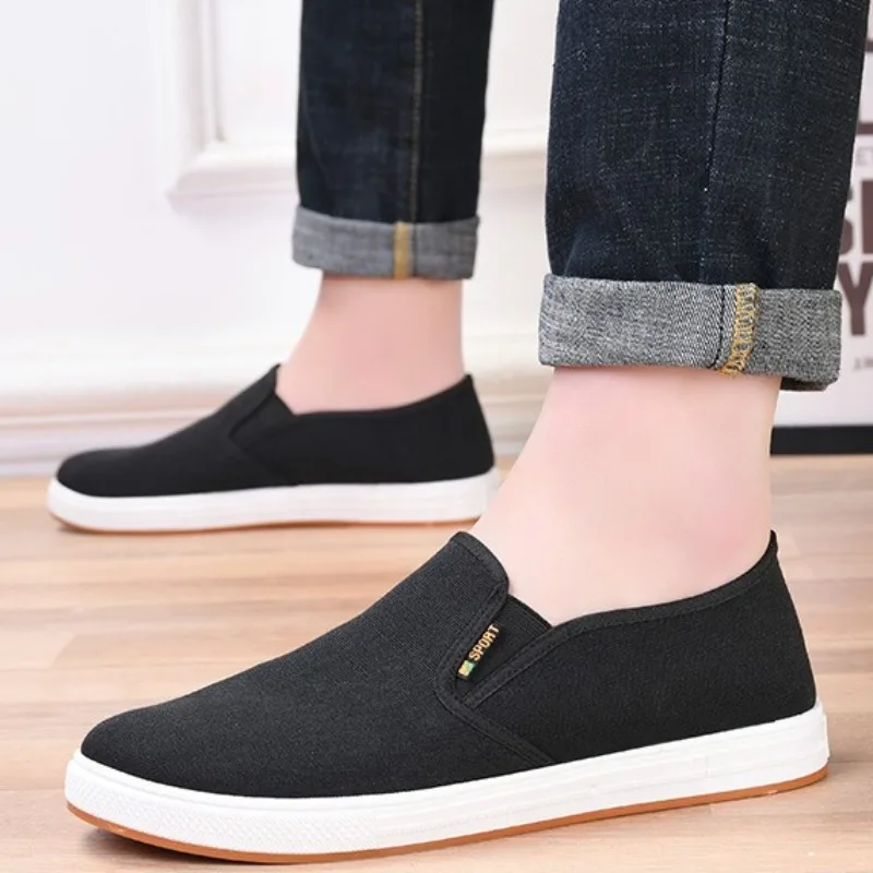 

Men's Canvas Slip-On Shoes Lightweight Breathable Flat Men's Sneakers Walking Comfortable Round Head Sport Shoes Chunky Sneakers