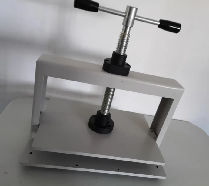 A4 Manual Receipt Paper Pressing Machine With Iron Plate Table Top Paper Processing Machinery