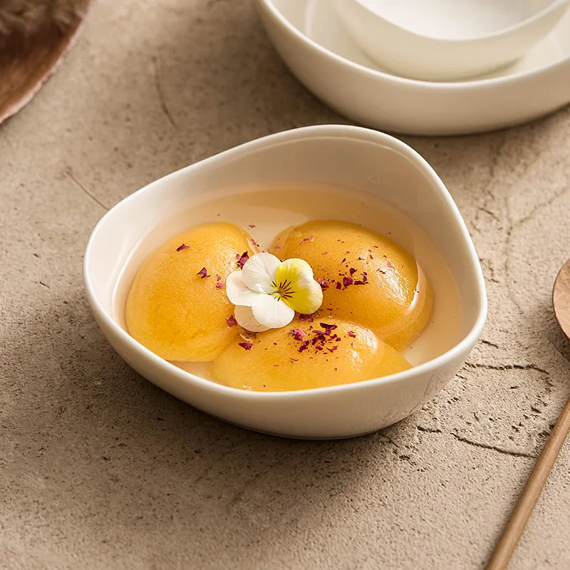 White Porcelain Soup Bowls Household Creative New Pigmented Dining Tableware Irregular Fruit Salad Breakfast Triangular Bowl