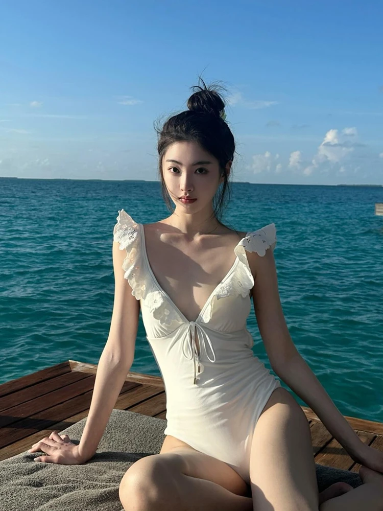 

Sexy Deep V Ne Embroidered Ruffle Swimsuit Bal Slimming Hot Spring Vaion Swimwear Casual Women's Swi...