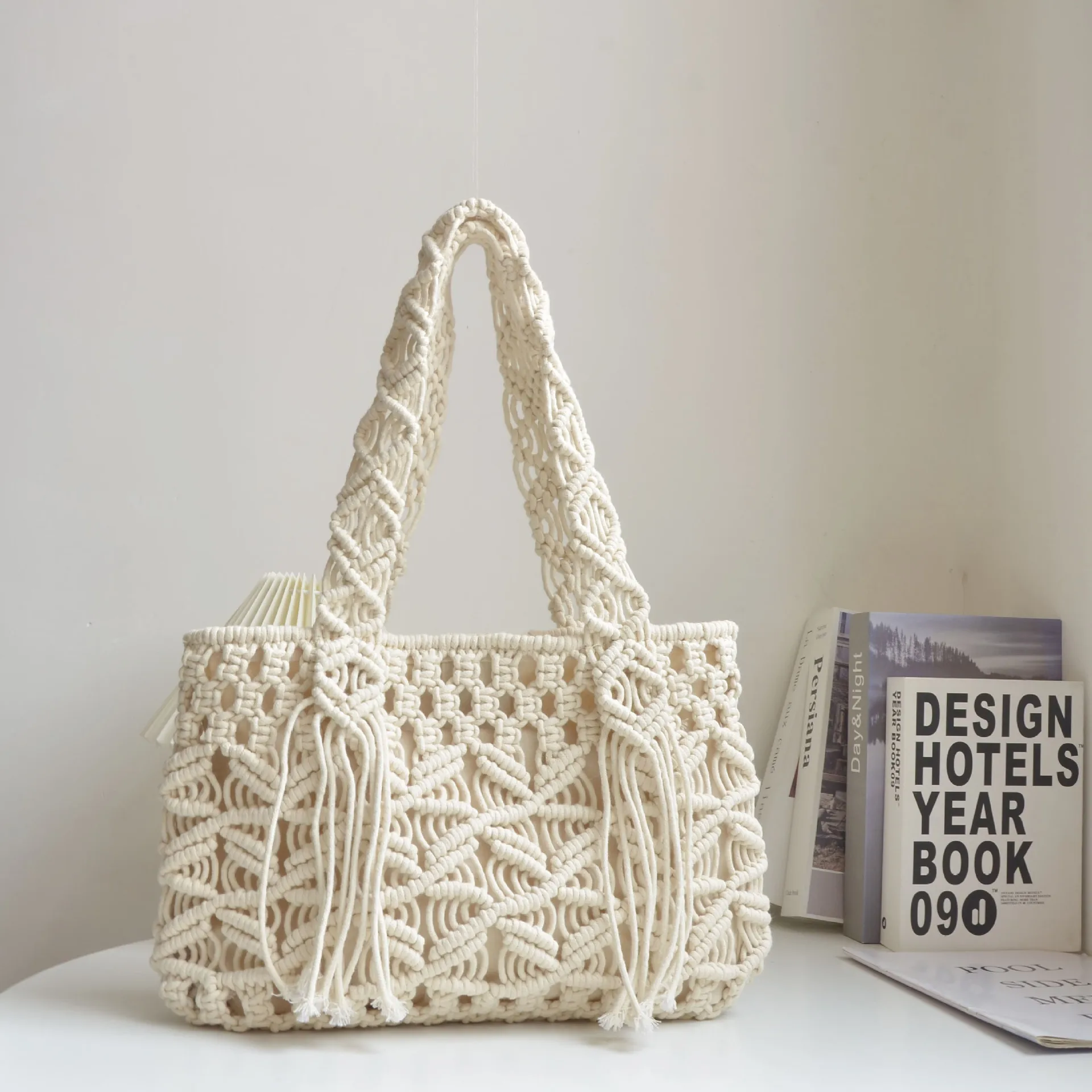 cotton-rope-hand-woven-bag-simple-and-artistic-beach-vacation-solid-color-shoulder-bag