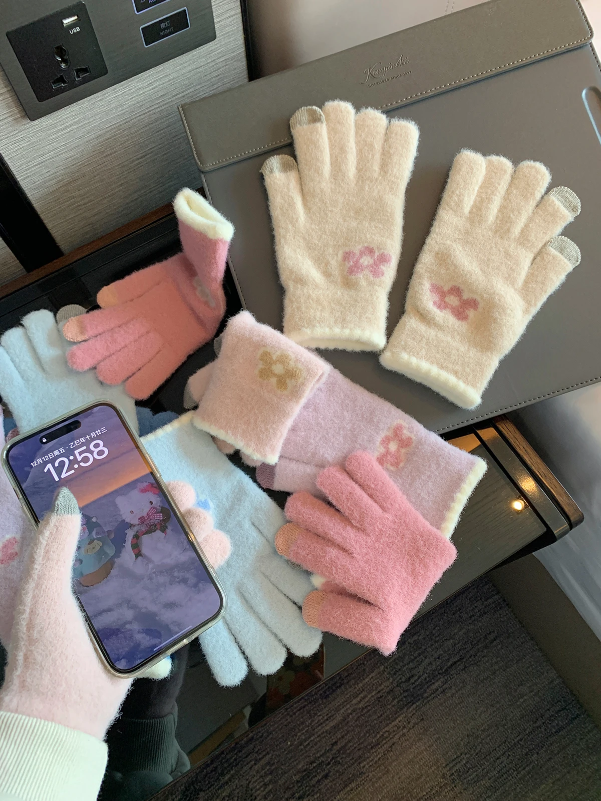 luvas-de-inverno-femininas-de-trico-grosso-para-ciclismo-ao-ar-livre-compativeis-com-tela-sensivel-ao-toque-design-floral