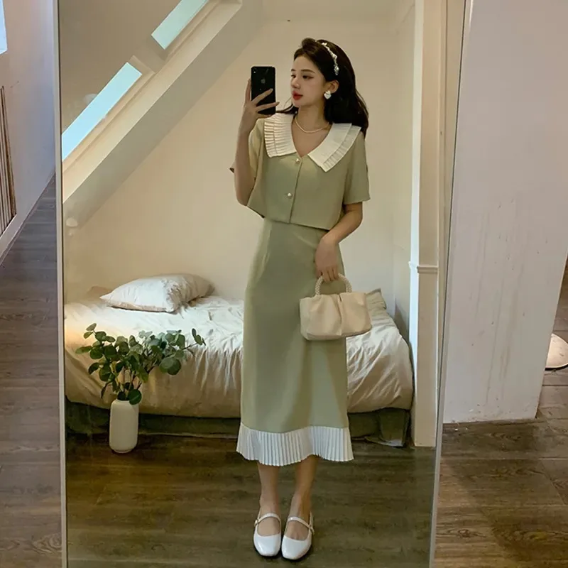 Fashionable Short Shirts for Women Loose Short-sleeved Tops and Color-blocked Midi Skirts A-line Skirts