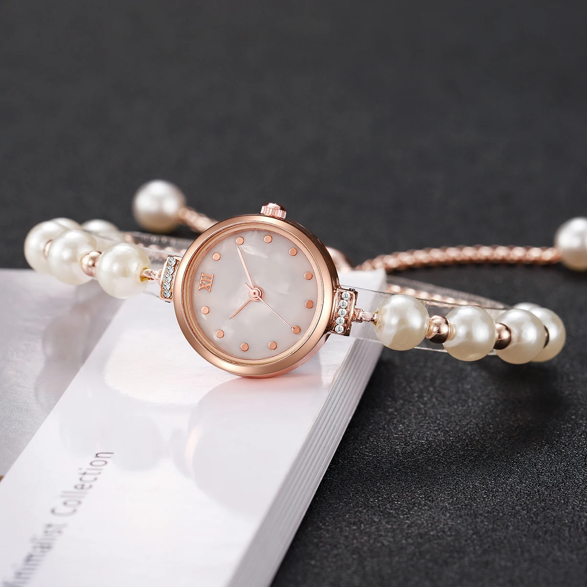 1Pcs Women's Gift Watch Simple Scale Dial Elegant Temperament Trendy Quartz Bracelet Watch ( Box Not Included )