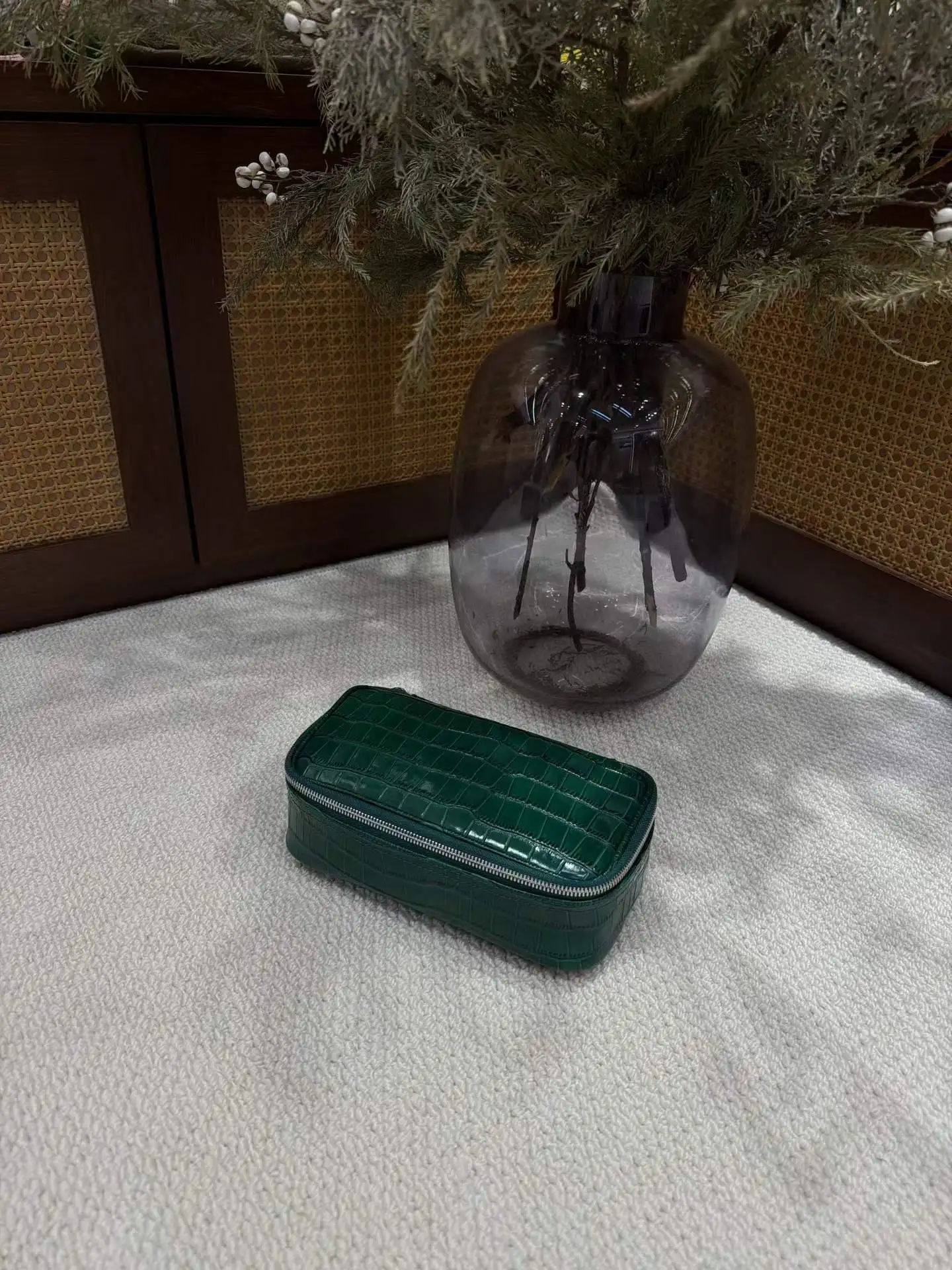 Krokodil-Geprägte Leder Mini-Kosmetiktasche Toilettenartikel-Organizer Tragbare Kosmetiktasche in Verschiedenen Farben und Größen Erhältlich – Detail 18