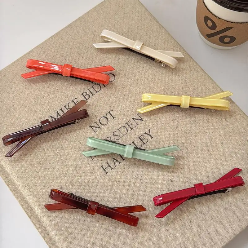 Haarspange mit Schleife aus Acetat für Damen, koreanisch-französischer Frühlingsclip, farbenfrohe, rutschfeste Haarnadel, elegante Retro-Haaraccessoires für Mädchen. – Detail 5