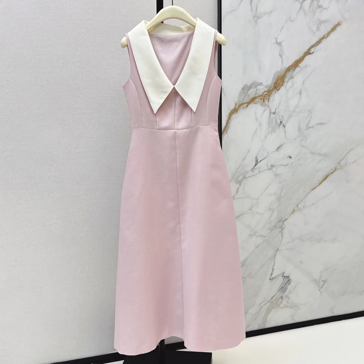 2026 High Quality Women Wide Contrast Lapel Sleeveless A-Line Midi Dress Solid Side Pocket Elegant Daily Dress