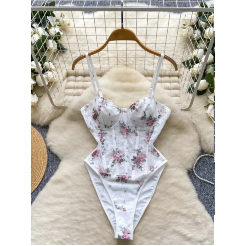 

Elegant Spliced Vintage sleeveless lace print Bodysuits Top Beach High Street Sexy Jumpsuit