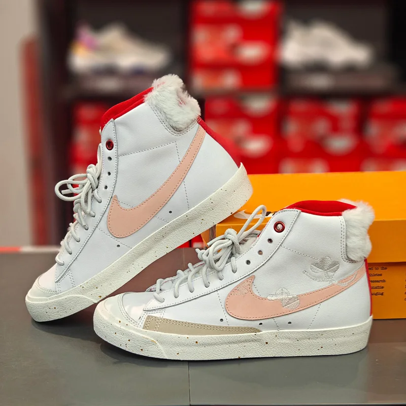 Nike High Top Board Shoes Women's Shoes 2024 New BLAZER MID 77 Trailblazer Lightweight Casual Shoes Classic retro Sneakers