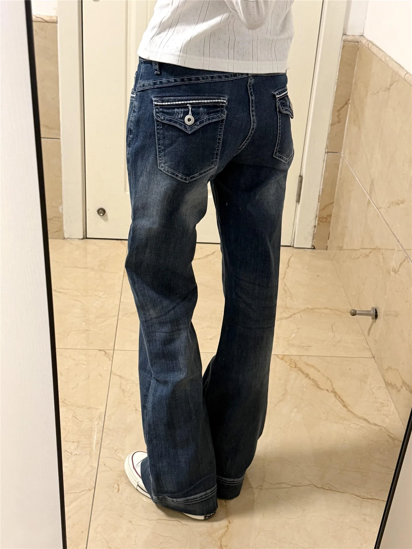 

Джинсы-клеш с низкой посадкой для женщин, утягивающие, с эффектом потертости, в американском стиле, длиной в пол, повседневные, из хлопкового денима