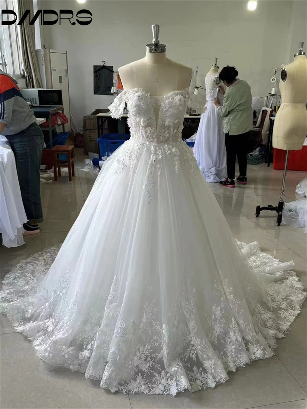 Stylish Off Shoulder Wedding Dress Romantic Lace Appliques Bridal Gown Elegant Tulle Bridal Dress  Customized VVestidos De Novia