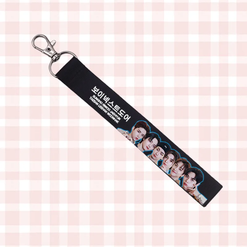 KPOP BOYNECountDOOR-Lanière de téléphone StalGHO RIWOO JaeHyun TaeSan LeeHan, porte-clés imprimé photo, pendentif de sac, accessoires, cadeau de fan, mode