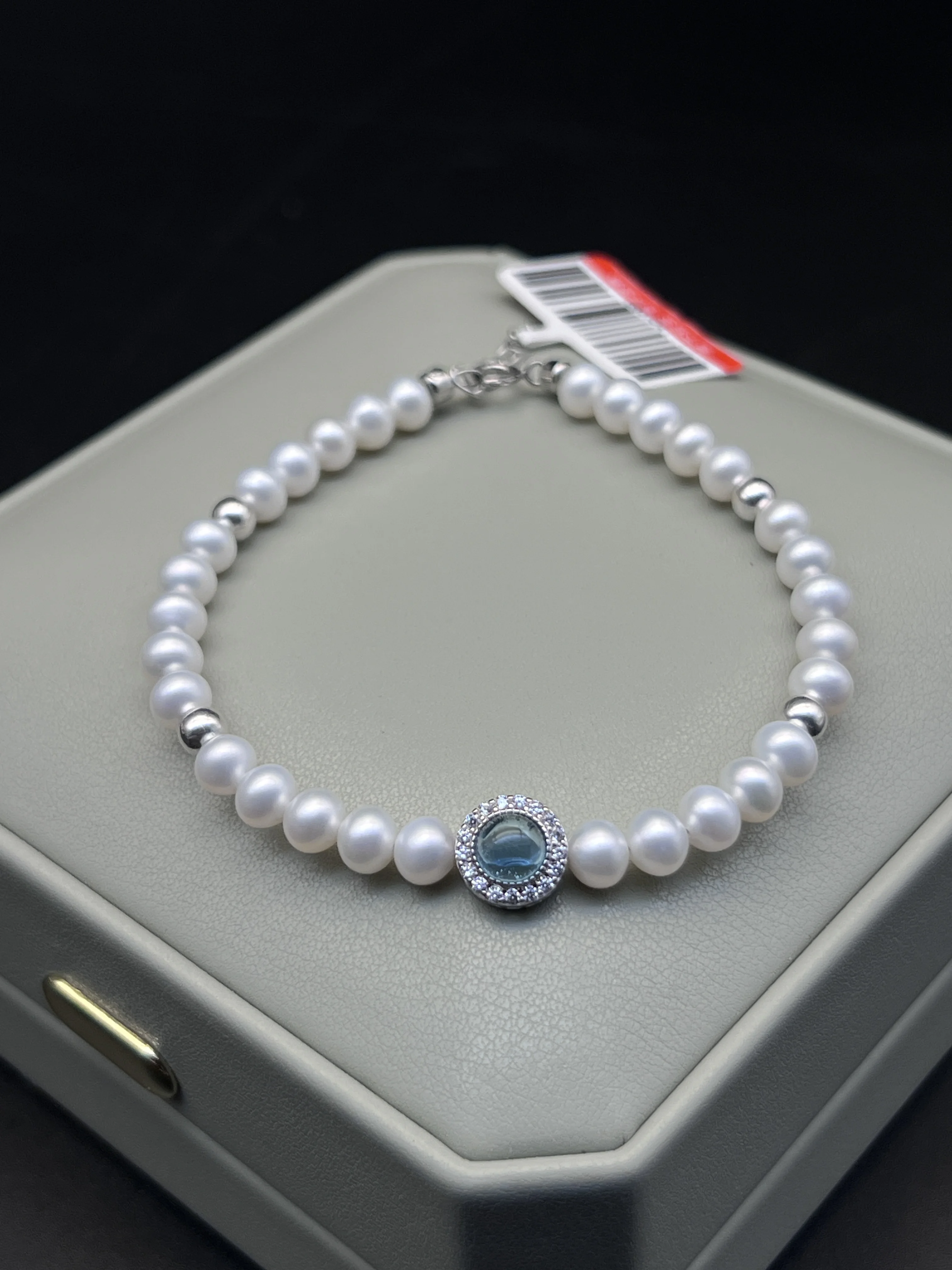 

Natural Freshwater Pearl Bracelet with Blue Zircon Center Stone Adjustable Chain Copper Alloy Women's Fashion Jewelry