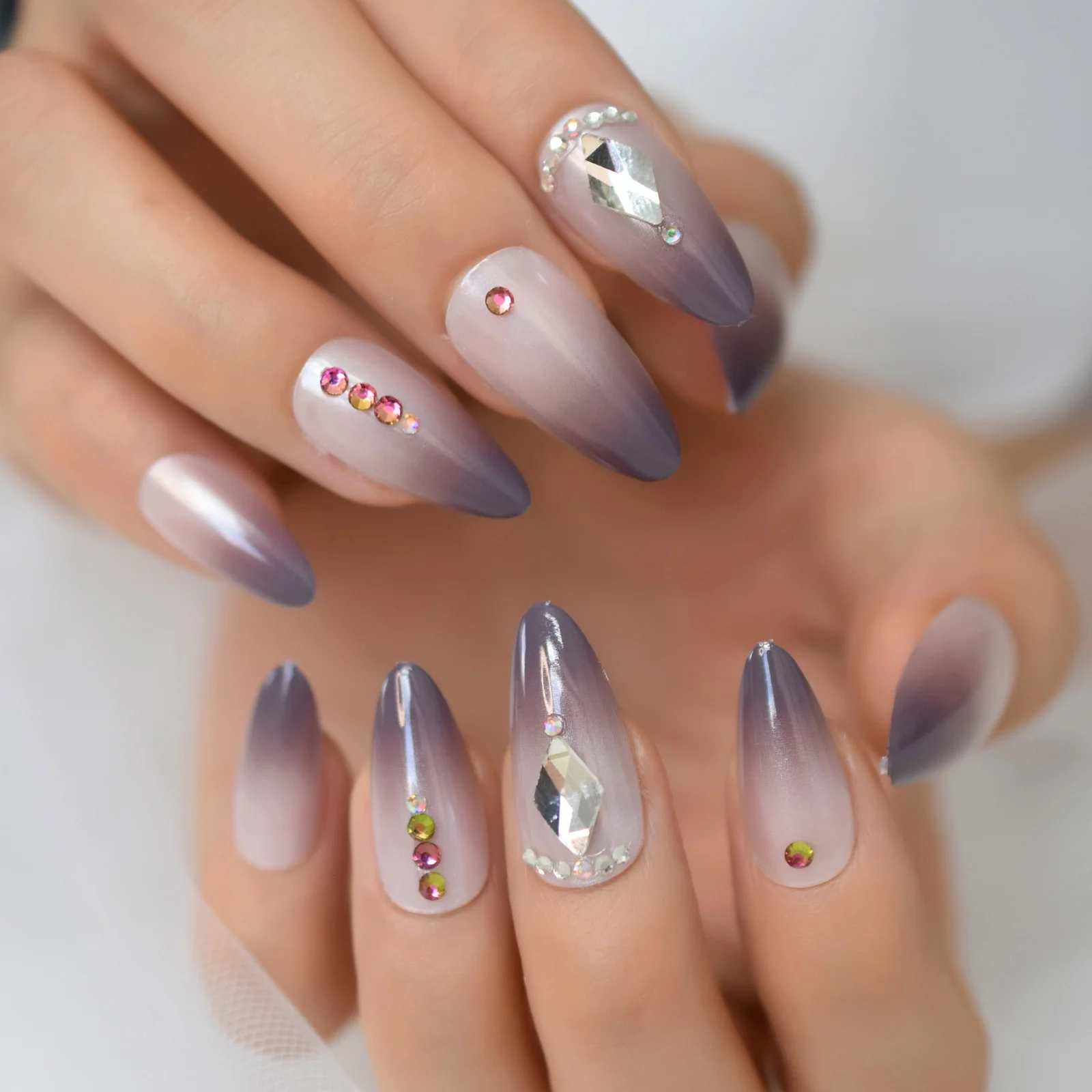 3D Crystal Diamond Gradient Almond Press On Nails Ombre Grey False Nail Glossy Full Cover Fake Nails Tips for Women and Girl