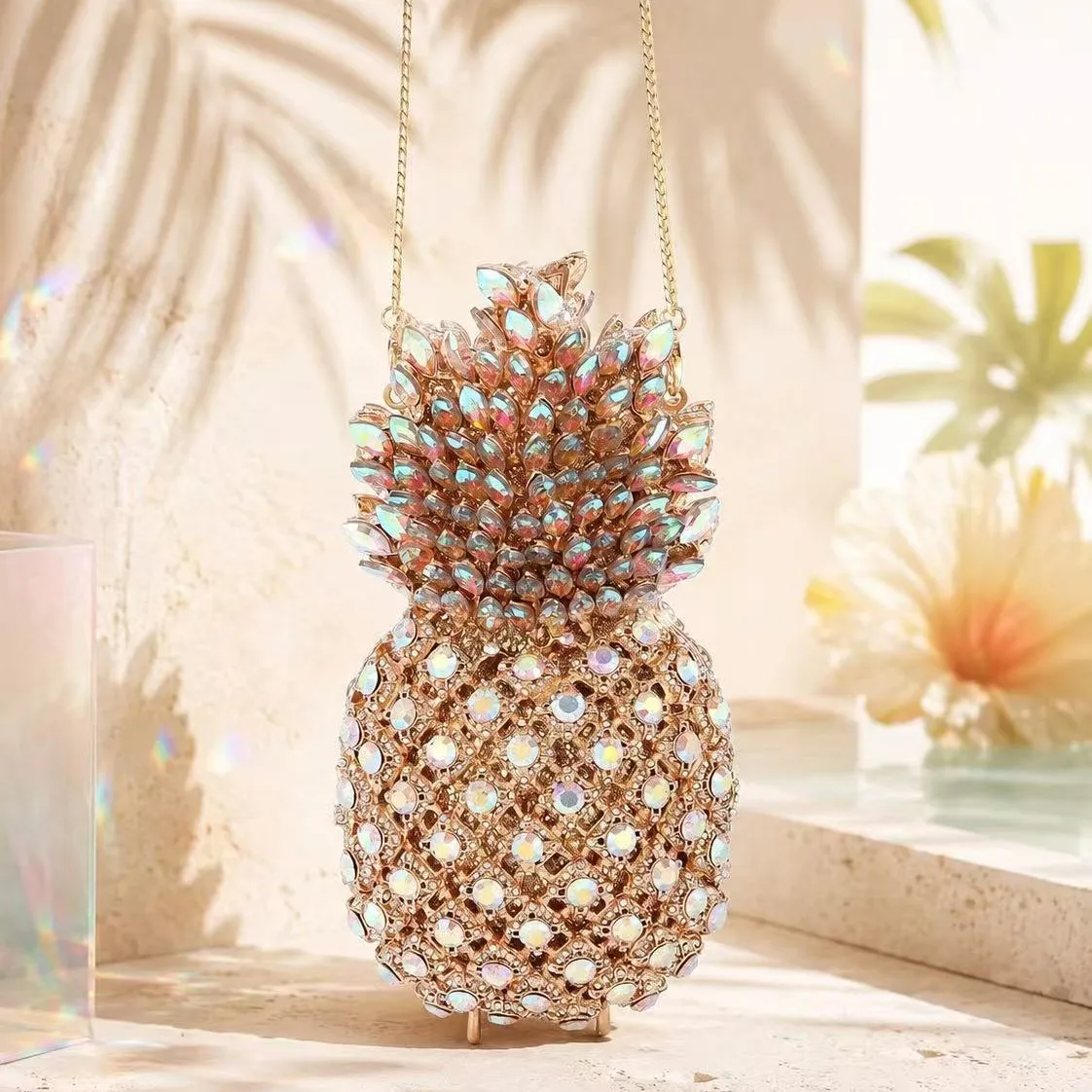 Handmade pineapple-shaped dinner bag with full diamonds, rhinestone chain messenger bag, dress with shiny clutch bag.