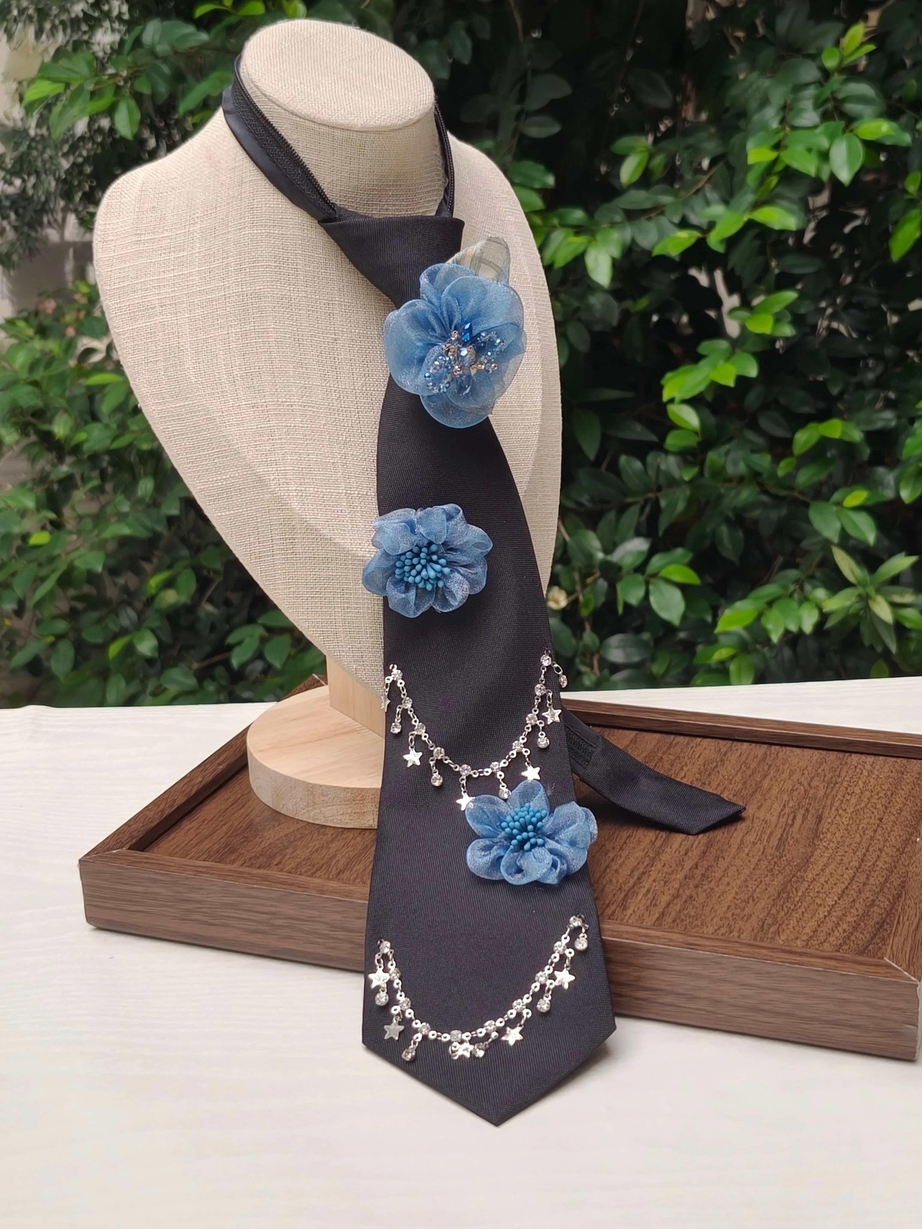 gravata-suave-azul-de-gaze-com-estrelas-e-flores-estilo-sem-ziper-acessorio-versatil-para-encontros-deslocamentos