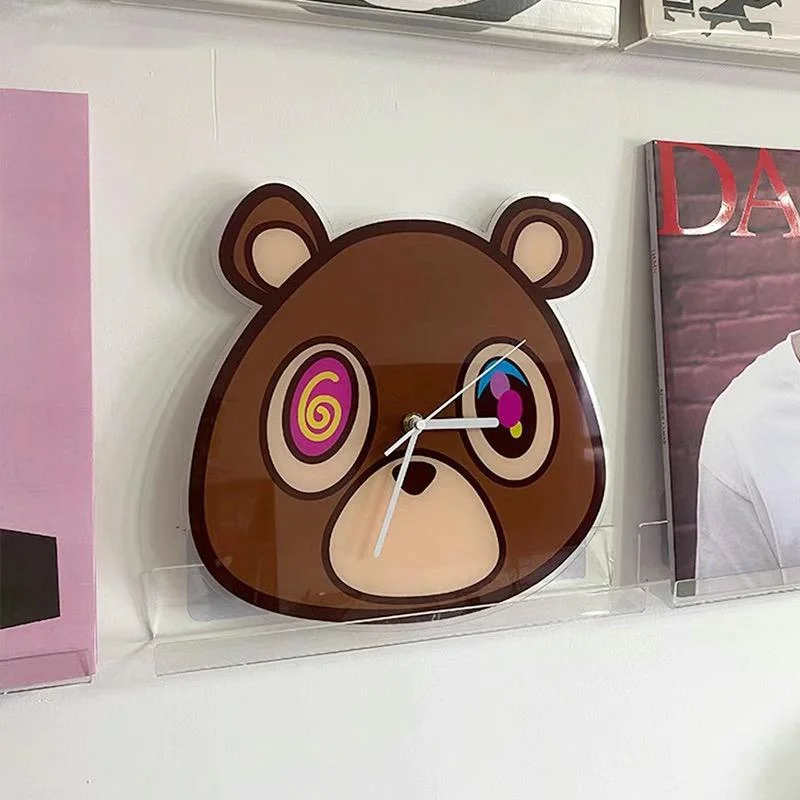 

Kanyes Dropout Bear Настенные часы Teddys Bear Мультяшный акриловый модный современный домашний декор комнаты для гостиной Дизайн Бесшумные часы