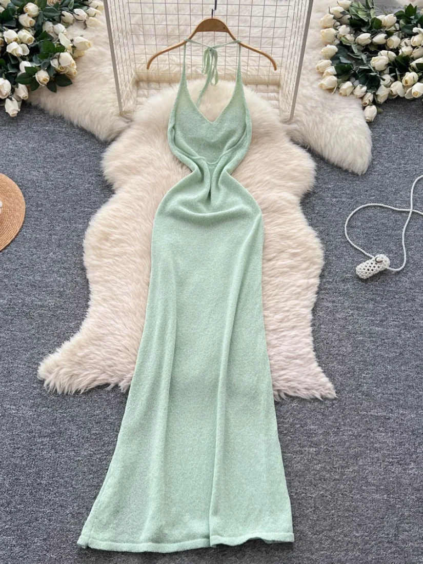 フォームリナ花柄ニットホルターネックストラップドレスヨーロッパ風INSピュアディザイアホットガールデザインセンススリット入りウエストシェイプマキシドレスガウン