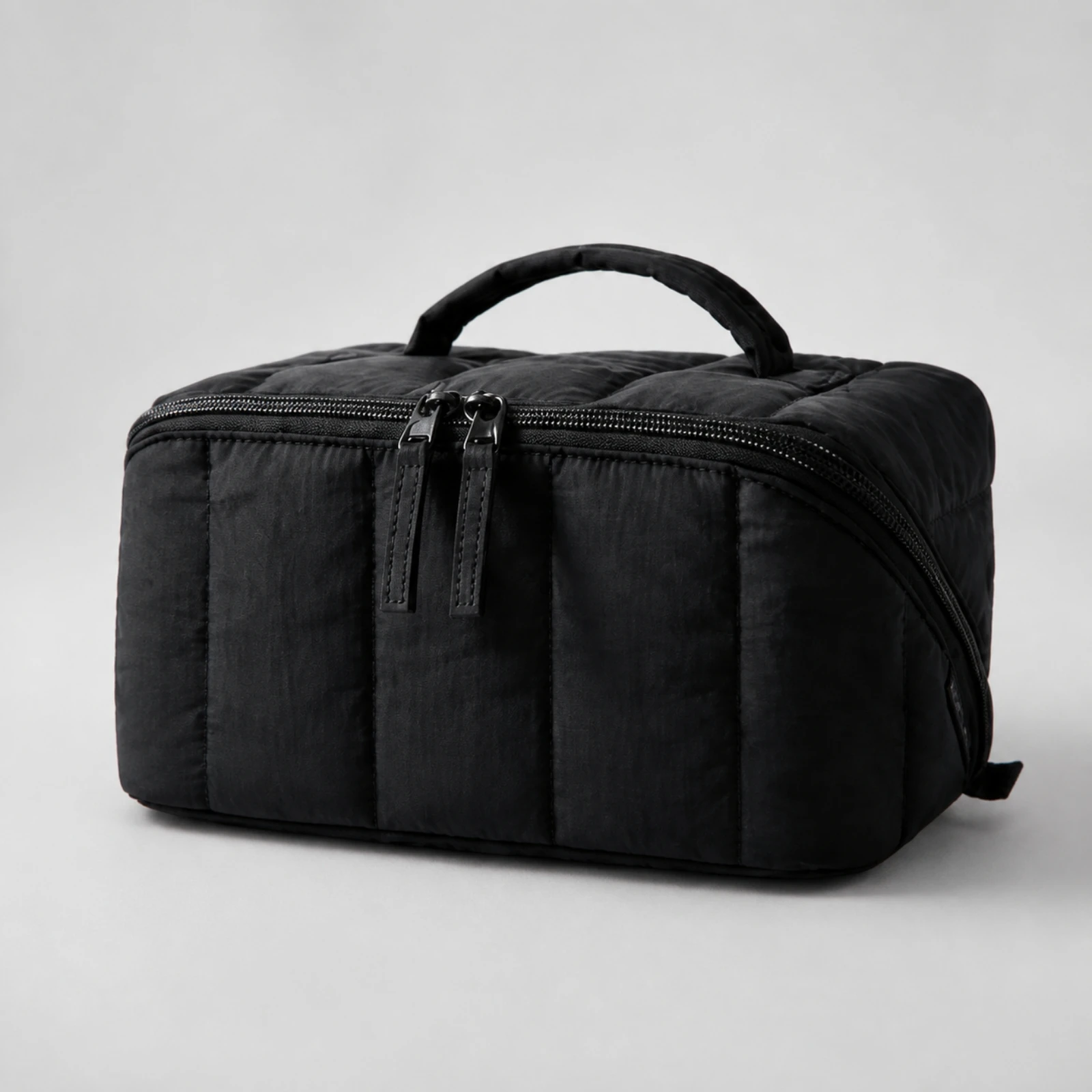 Travel Toiletry Bag with Handle Water-Resistant Travel Toiletry Bag Quilted Cosmetic Pouch Zippered Wipe-Clean for Weekend Trips