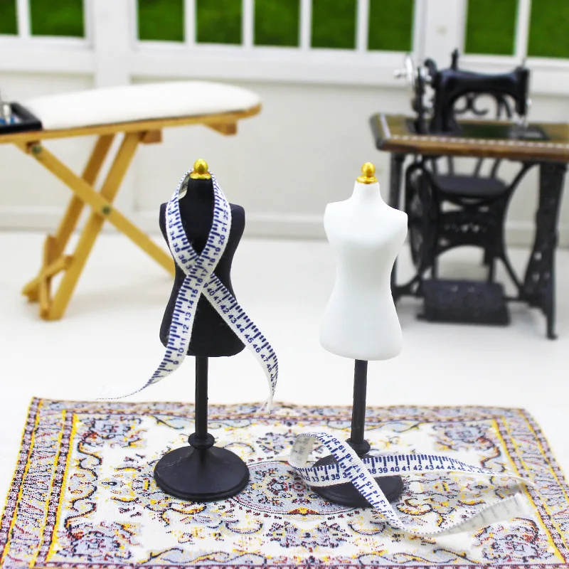 1:12 إكسسوارات بيت الدمى قطع تصميم نماذج الملابس ألعاب مصغرة متجر الملابس المشهد بيت الدمية التصوير الدعائم