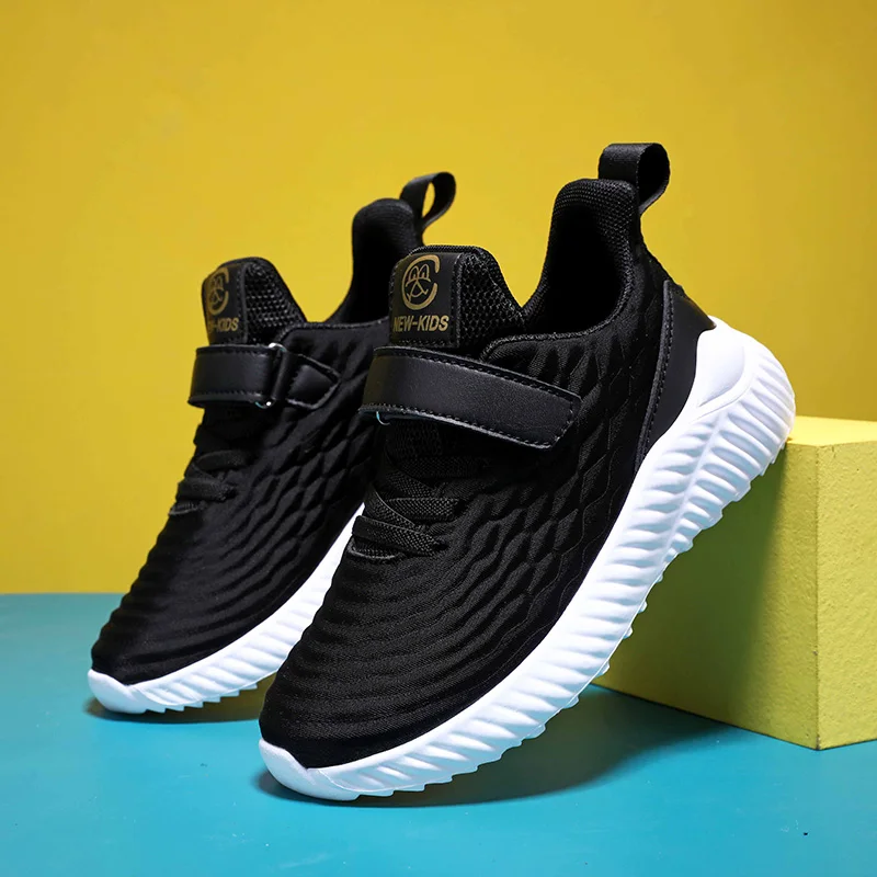 夏の新しい子供カジュアルシューズグラデーションミニマリストソフトスポーツシューズ屋外快適な超軽量ロートップランニングシューズ