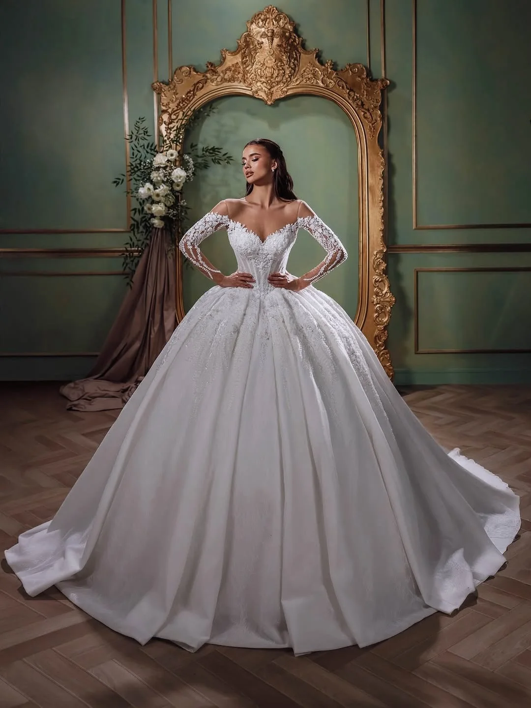Luxury Princess Wedding Dress Off Shoulder Long Sleeve Lace Bridal Gown Beaded Sparkle Ball Gown Custom Made